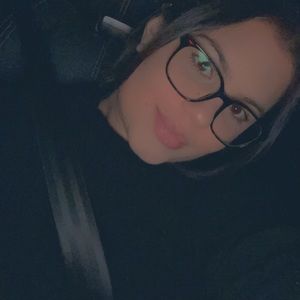 Meet your Posher, Daniela